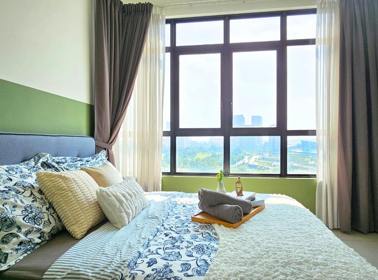 Conezion Near Ioi City Mall, Maeps Serdang, Putrajaya By Cloud Host Exterior foto