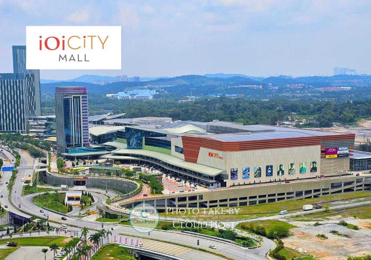 Conezion Near Ioi City Mall, Maeps Serdang, Putrajaya By Cloud Host Exterior foto